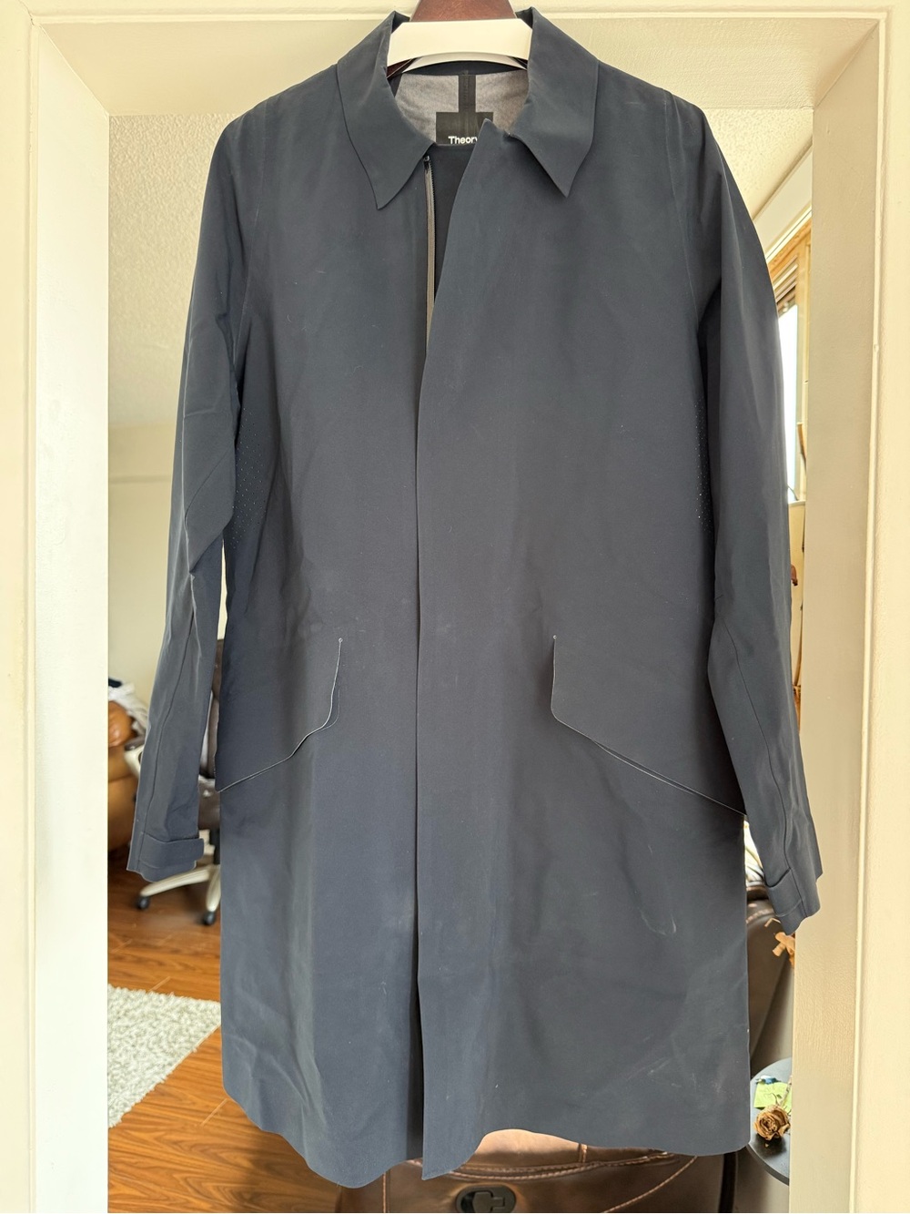 Theory Men’s Navy Lightweight Mac Coat | Hidden Zip | Large